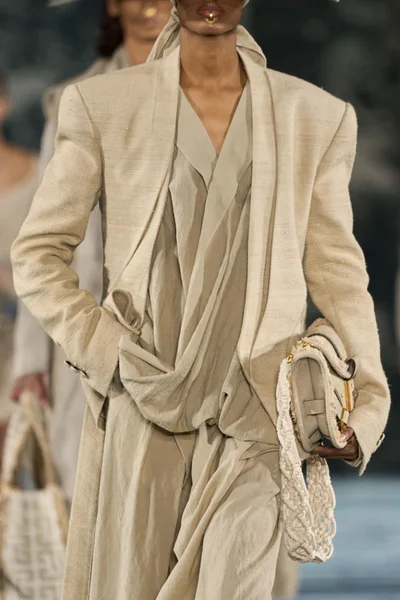 Look 103